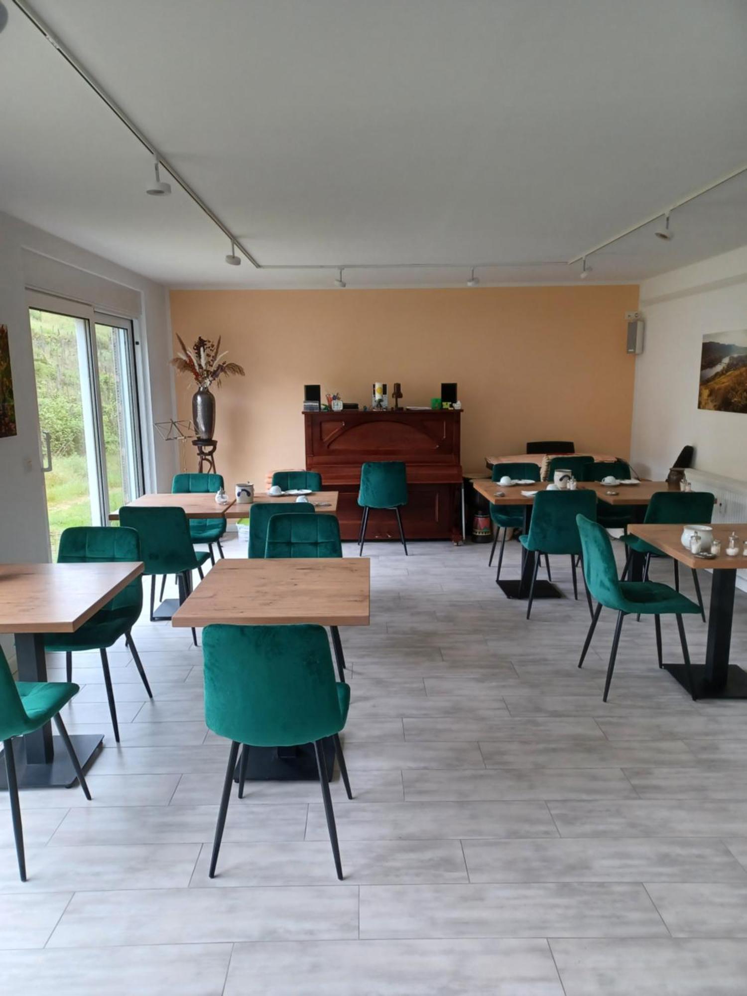 Gaestehaus Bausch Меринг Екстериор снимка